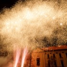 Tradiční novoroční ohňostroj 1. ledna 2015. Masarykovo náměstí ve Slaném.